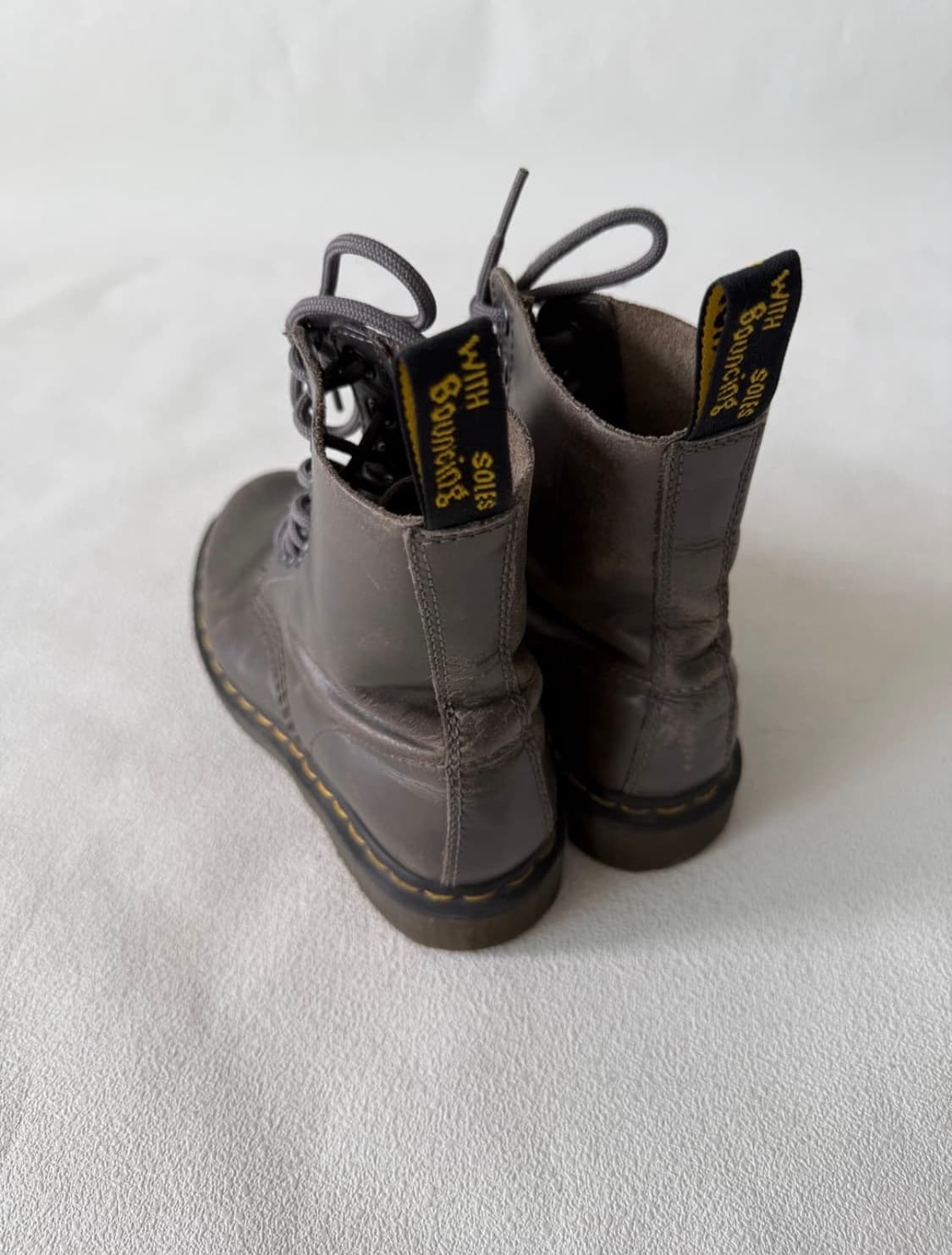 닥터마틴 8홀 빈티지무드 그레이 상품이미지3