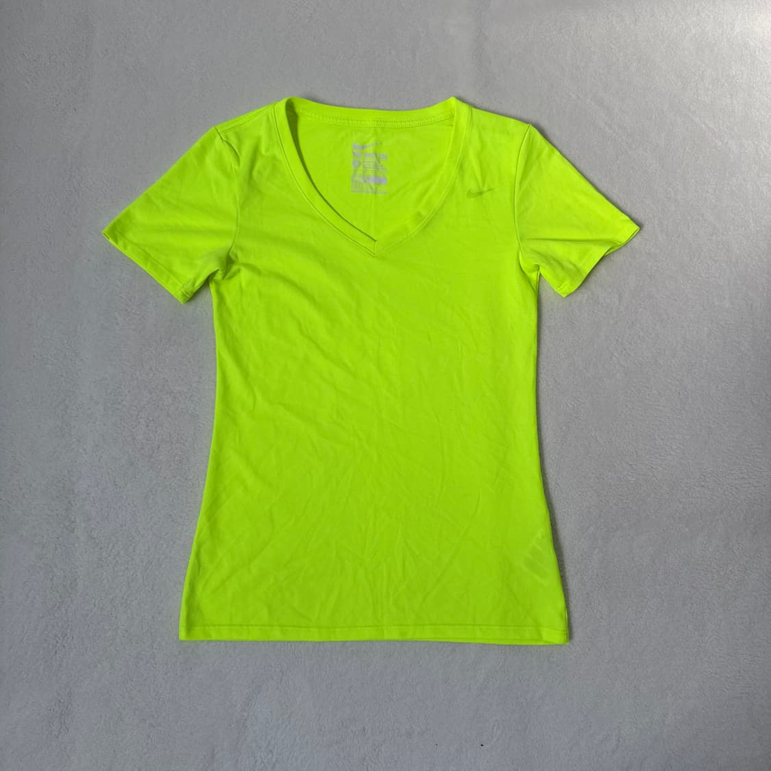 XS 나이키 드라이핏 브이넥 반팔티 0304T 상품이미지1