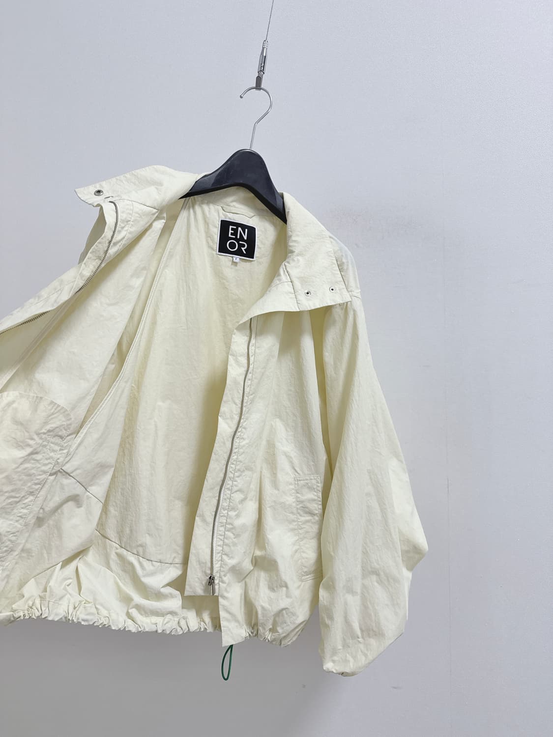 엔오르 바스락 볼륨슬리브 오버사이즈 집업 점퍼 상품이미지8