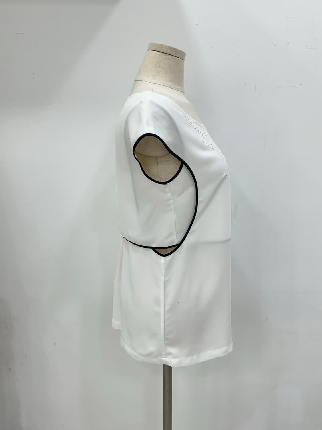 오즈세컨 민소매 블라우스 상품이미지2