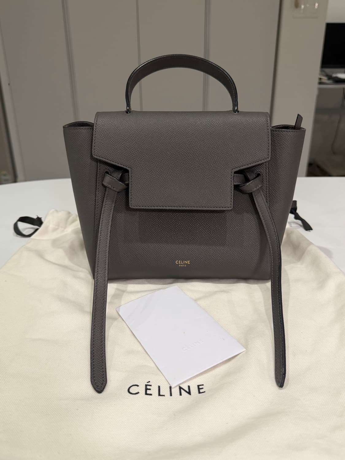 셀린느 벨트백 나노 그레이 상품이미지1