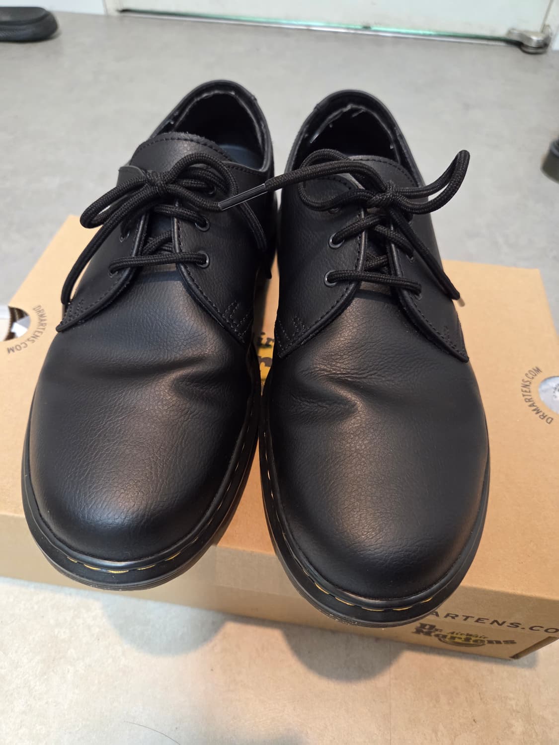 닥터마틴 아프리레 3i Dr. Martens Aprile 3i Black 상품이미지1