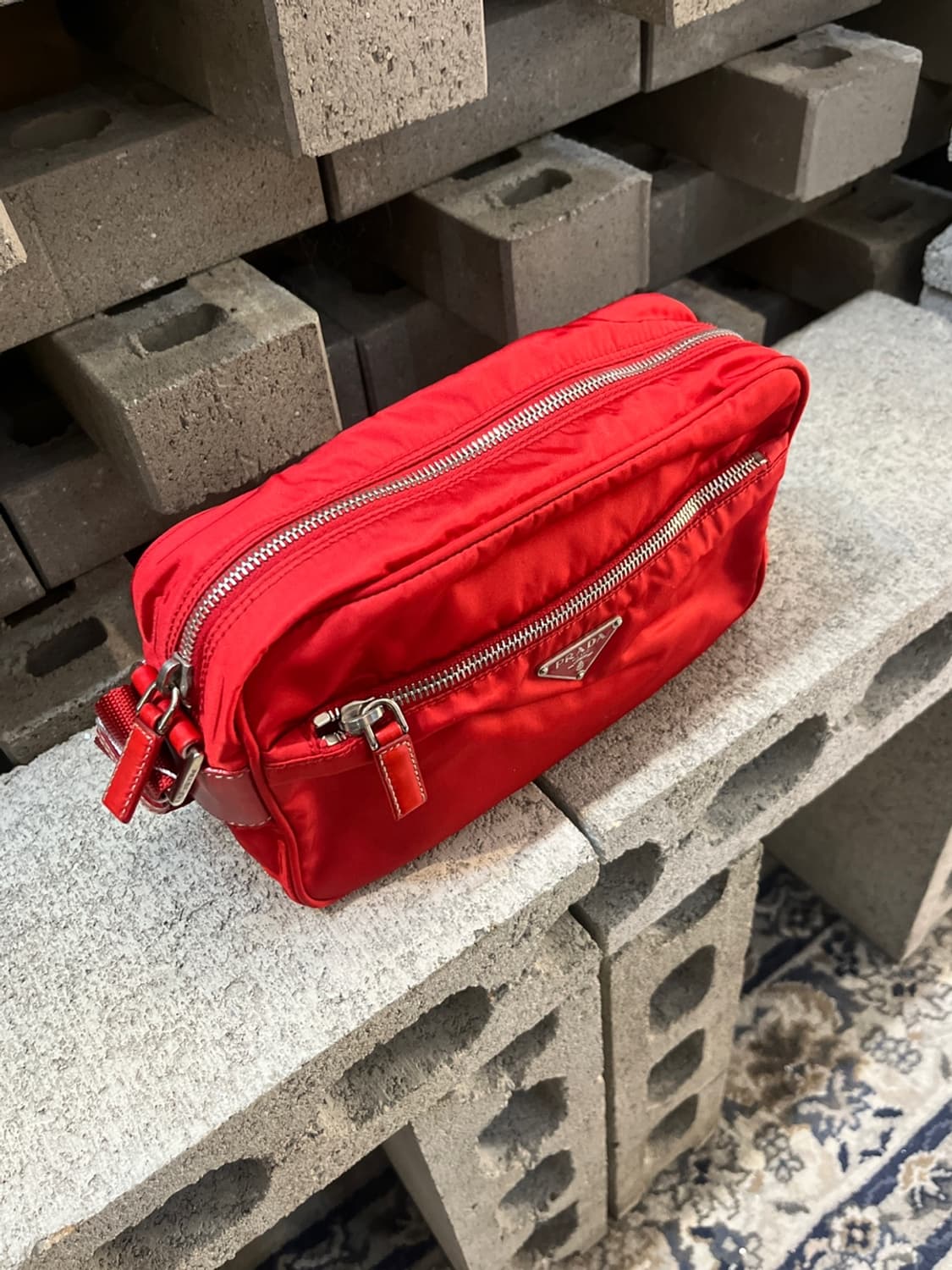 프라다 나일론 미니 크로스 백 상품이미지2