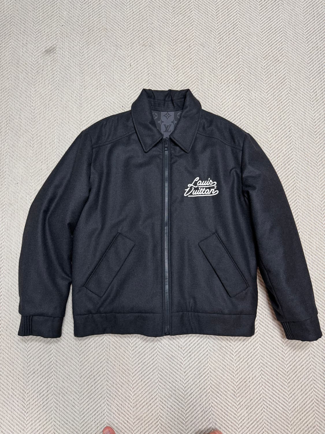 루이비통 니고2 양면 자켓 상품이미지1