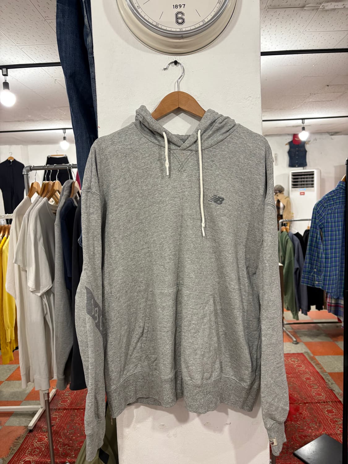 뉴발란스 후드티 상품이미지1