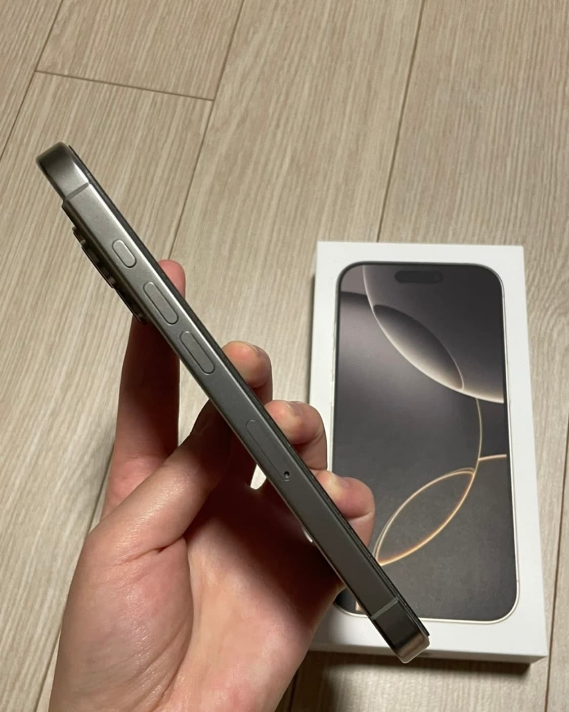 아이폰16 프로 256 내추럴티타늄 배터리100% s급 상품이미지2