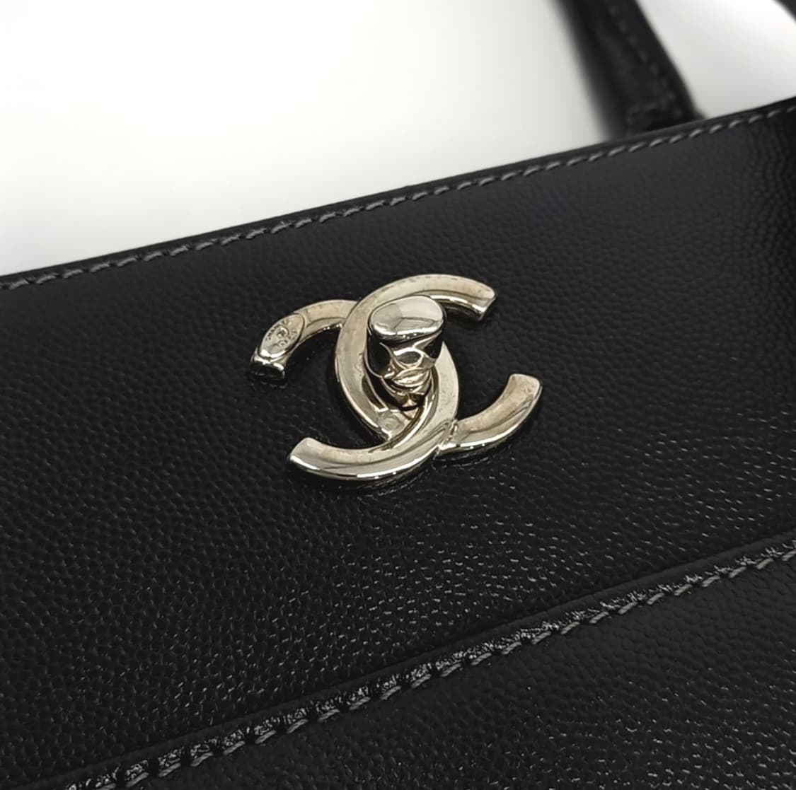 샤넬 뉴서프백 은장 라지  상품이미지4