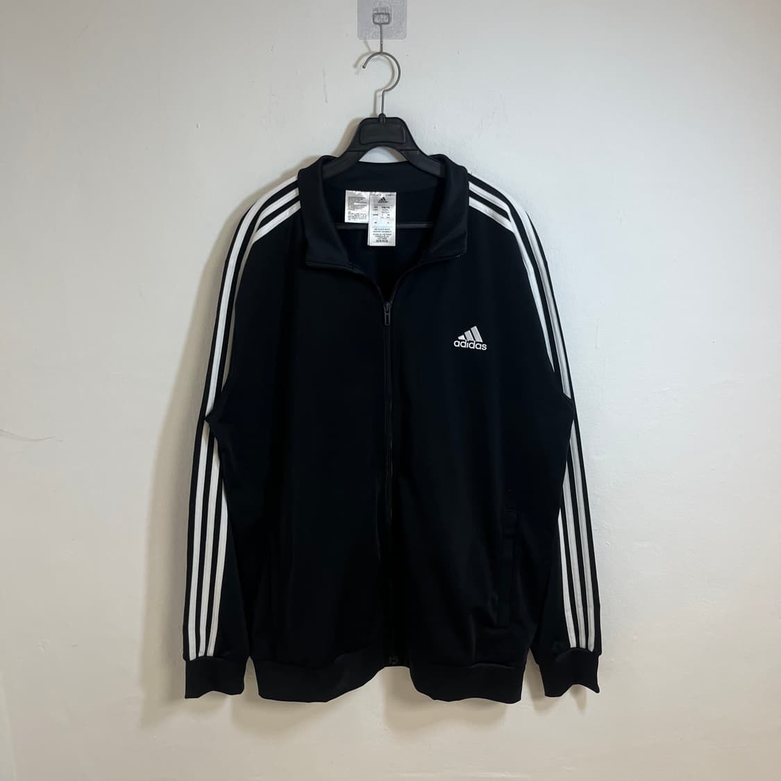 Adidas black track jacket 상품이미지4