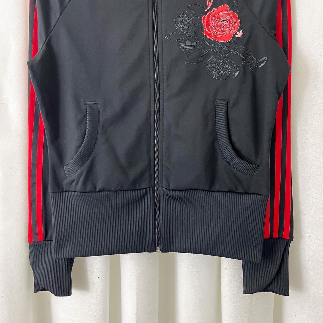 아디다스 블랙 레드 로즈 백빅로고 삼선 져지 상품이미지3