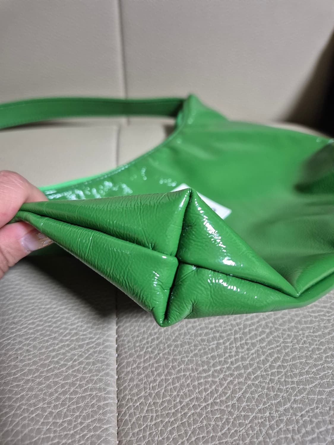 EMIS 이미스 뉴 에나멜 호보백 상품이미지6