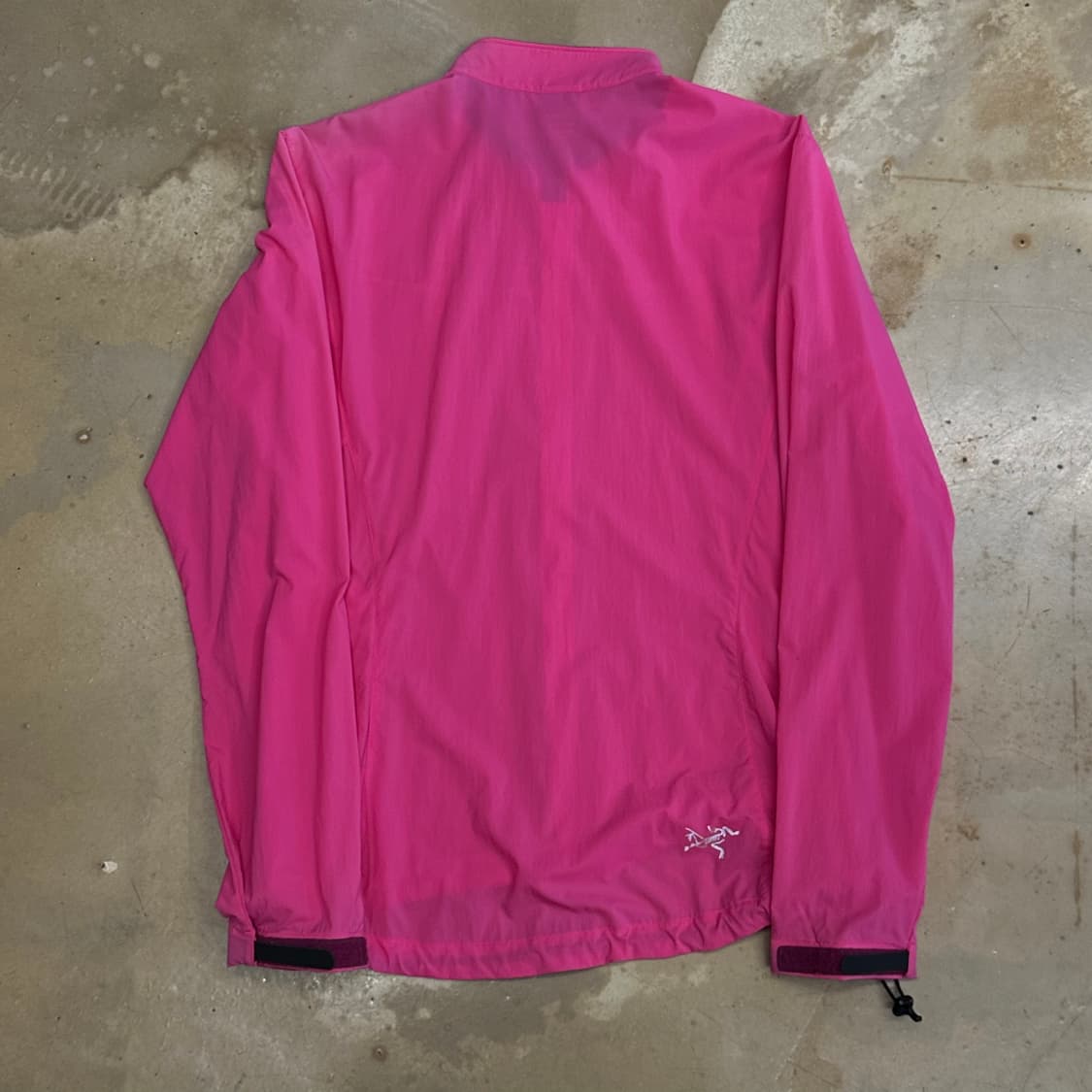 L 아크테릭스 우먼즈 핑크 스쿼미시 바람막이 상품이미지3