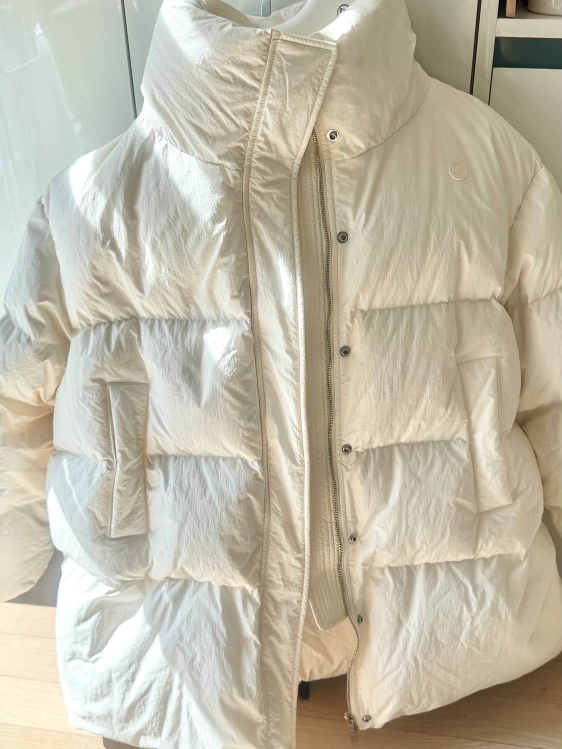 렉토 샤이닝 퀼티드 구스다운 패딩 크림 상품이미지3