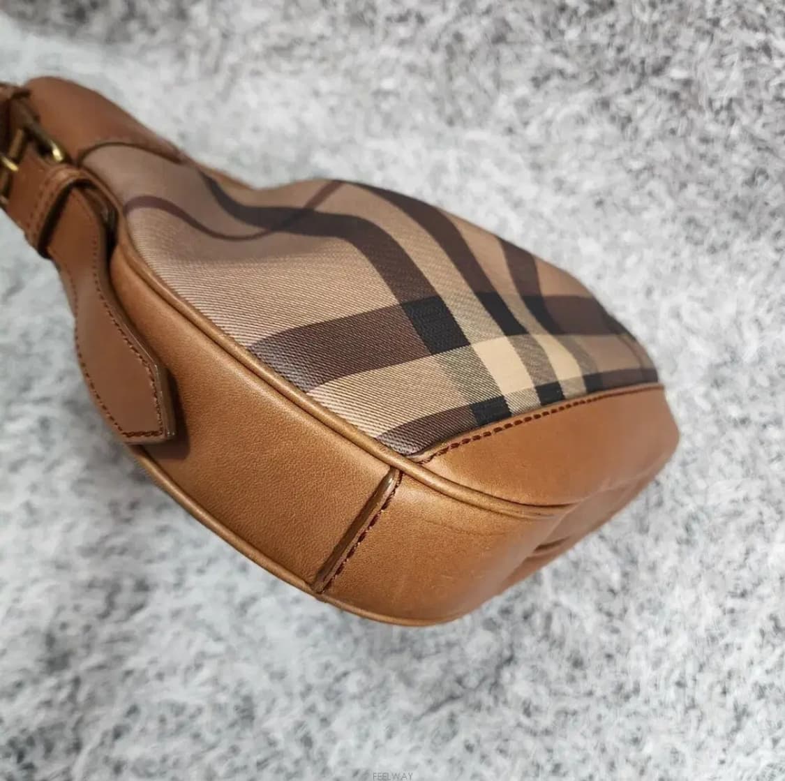 버버리 호보백 숄더백 상품이미지6