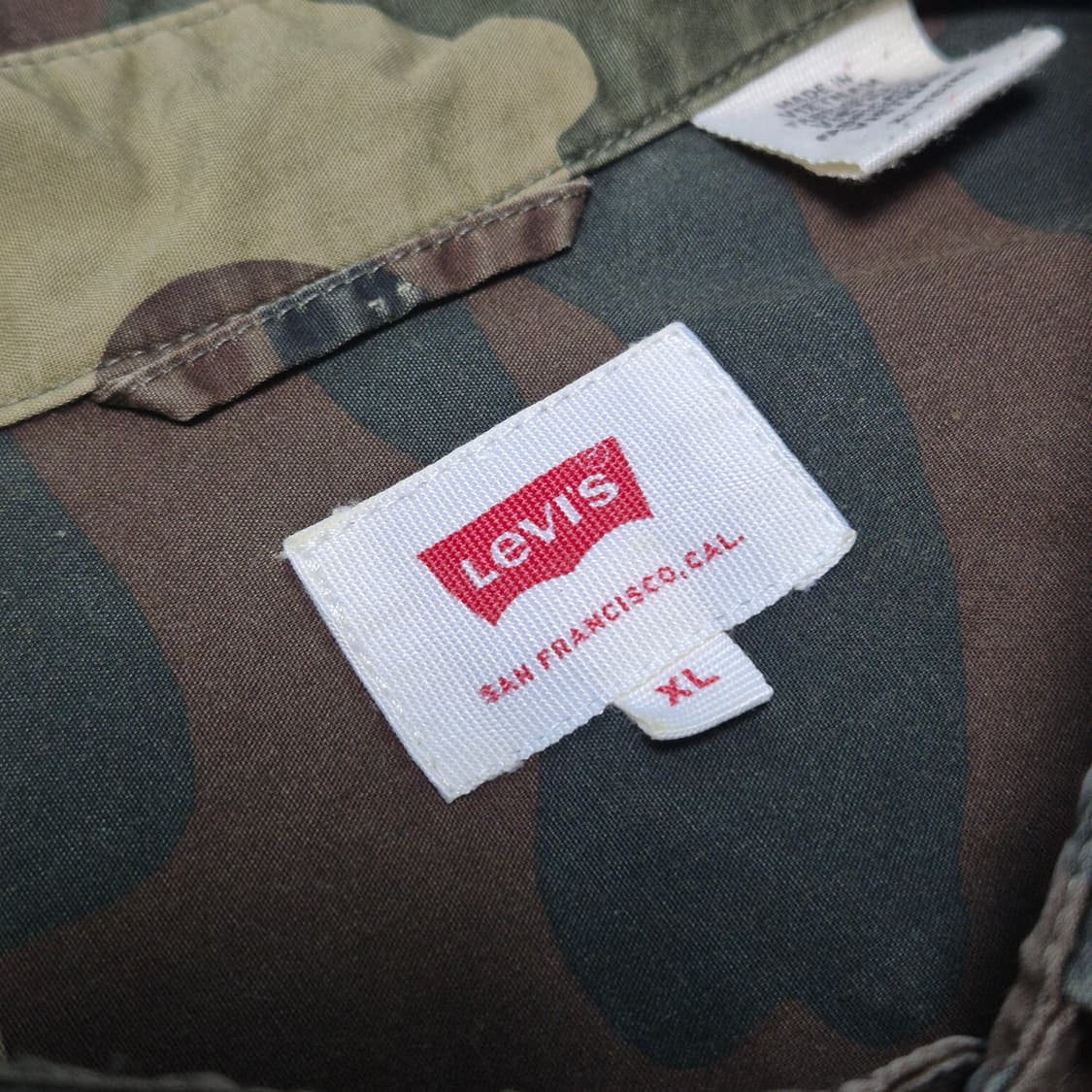 [우주매물🔥] 리바이스 오리지날 원포켓 카모 셔츠 상품이미지3