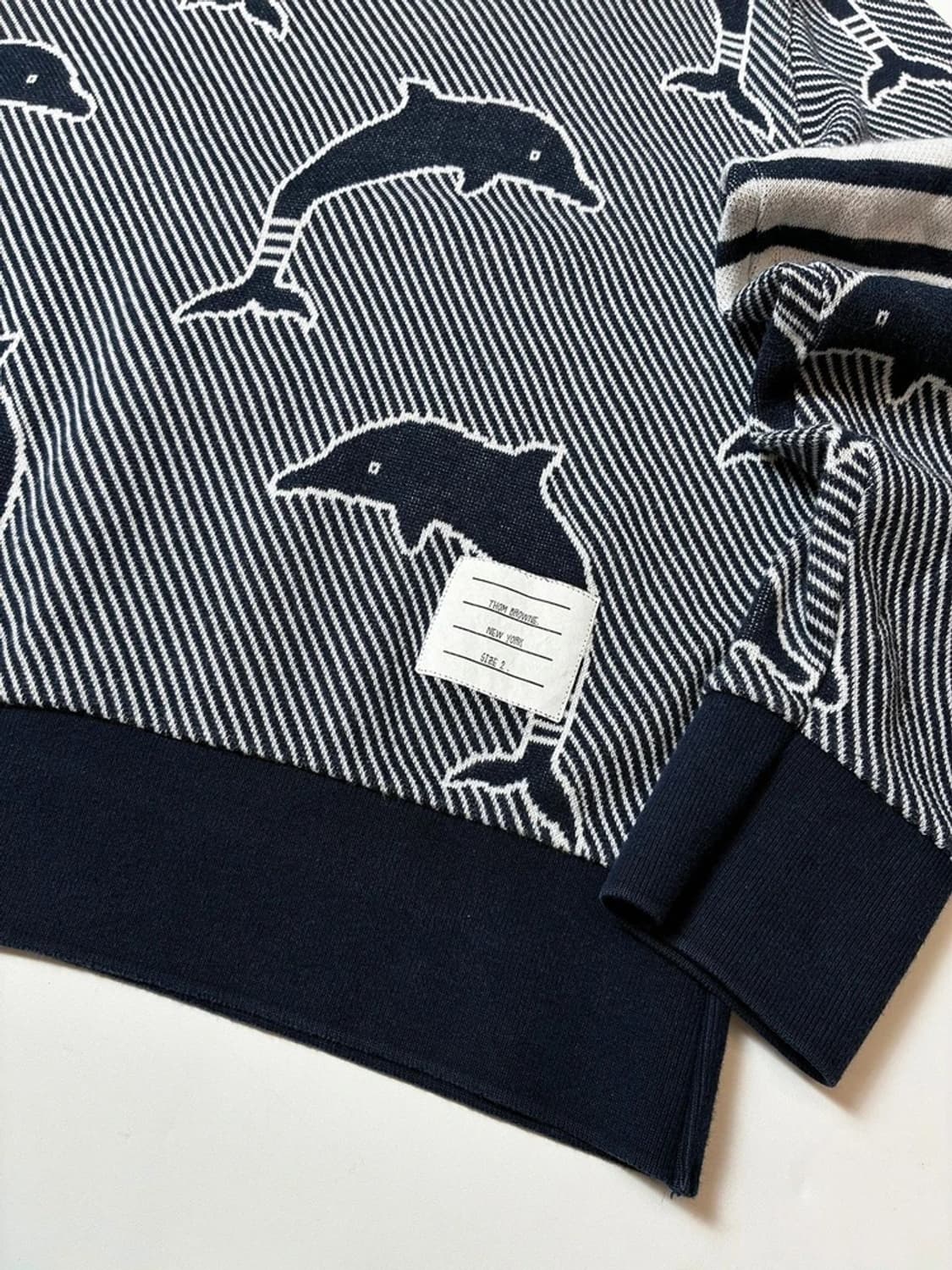 톰브라운 하프 드롭 돌핀 스웻 셔츠 PN8919 상품이미지4