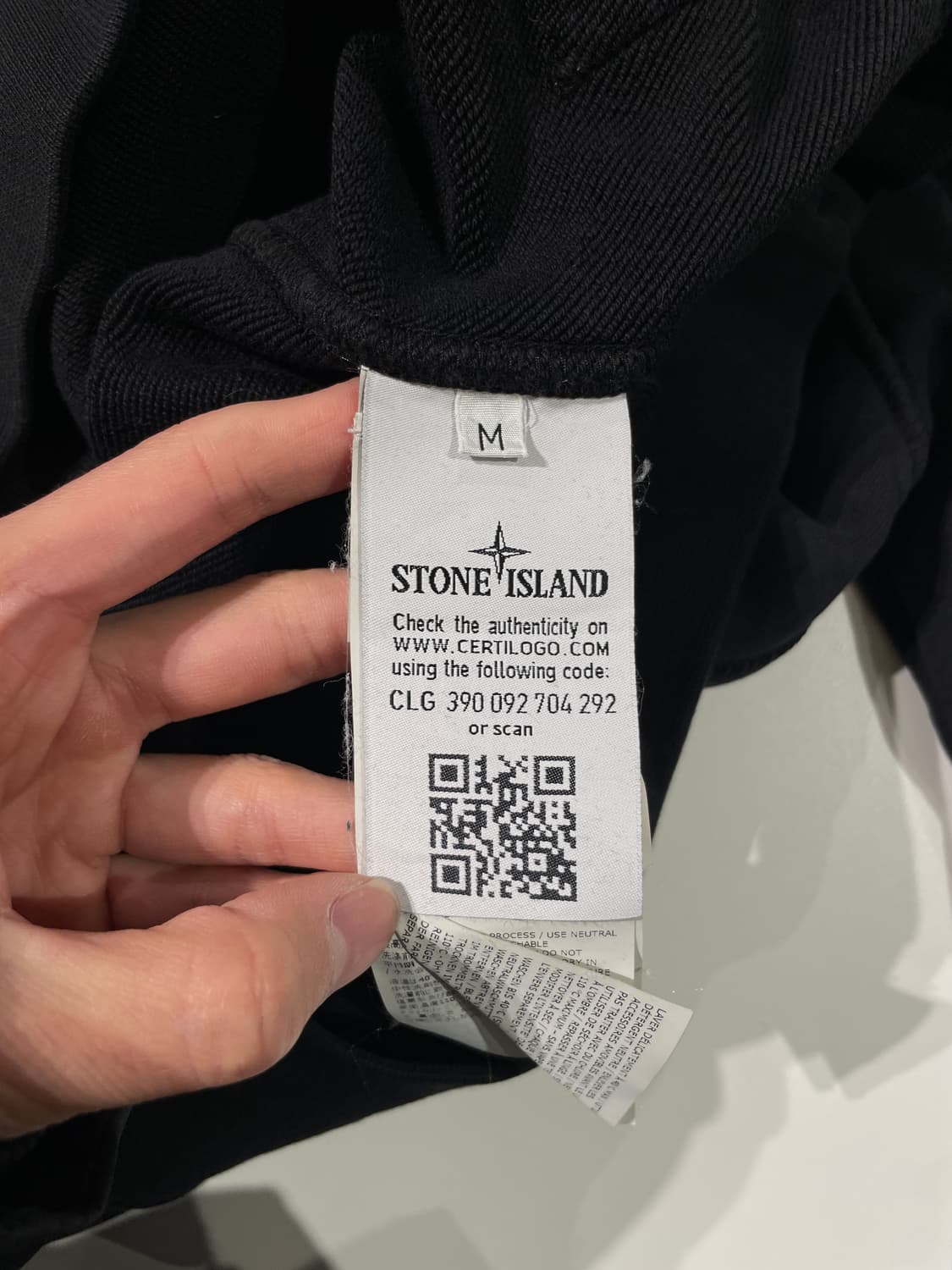 스톤 아일랜드 블랙 캥거루 포켓 와펜 후디 상품이미지8