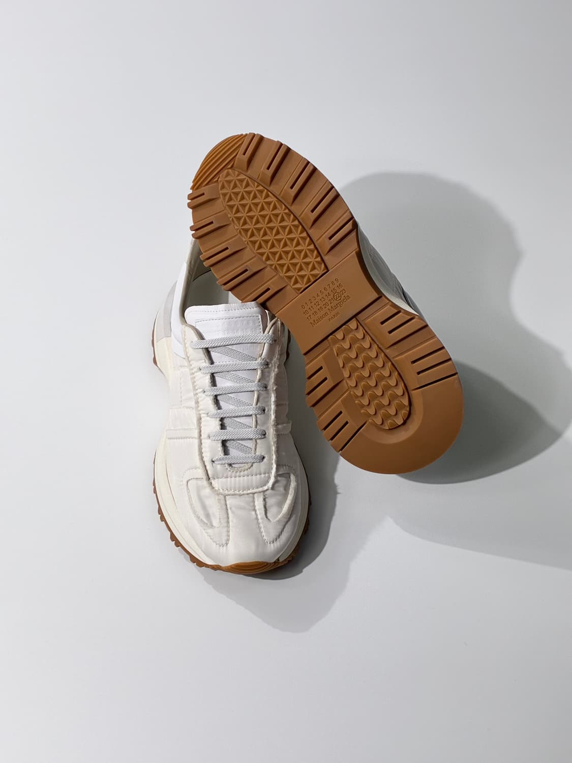 메종 마르지엘라 러너 에볼루션 스니커즈 화이트 42사이즈 상품이미지3