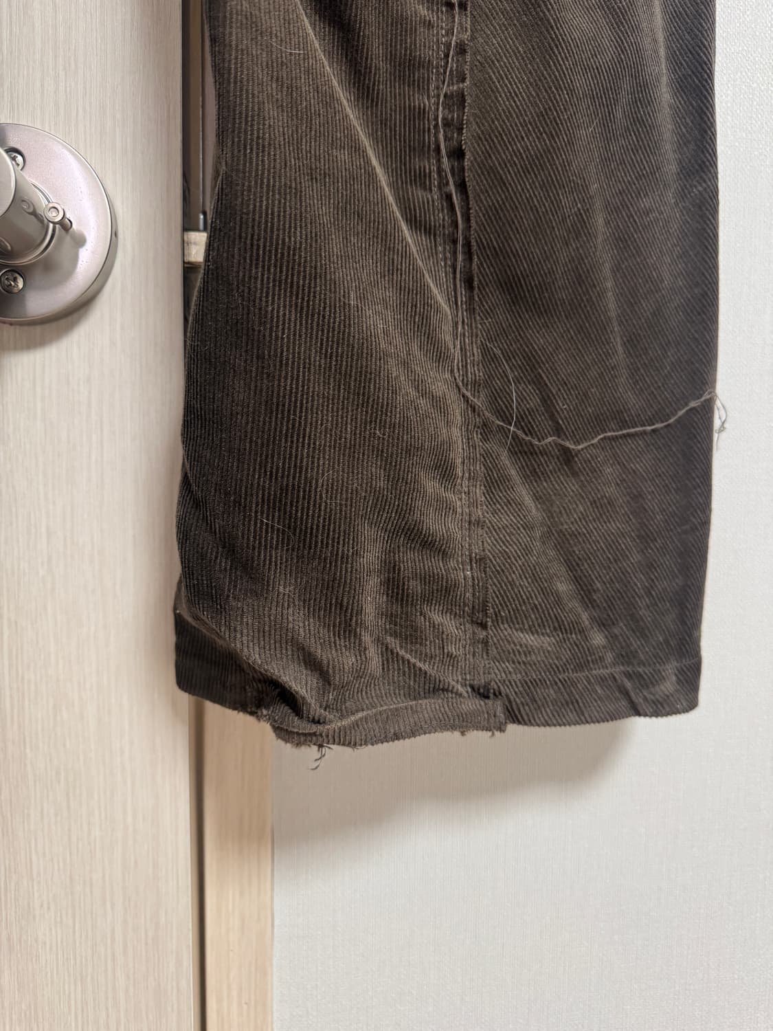 vujade liam misdirected corduroy jeans 상품이미지5