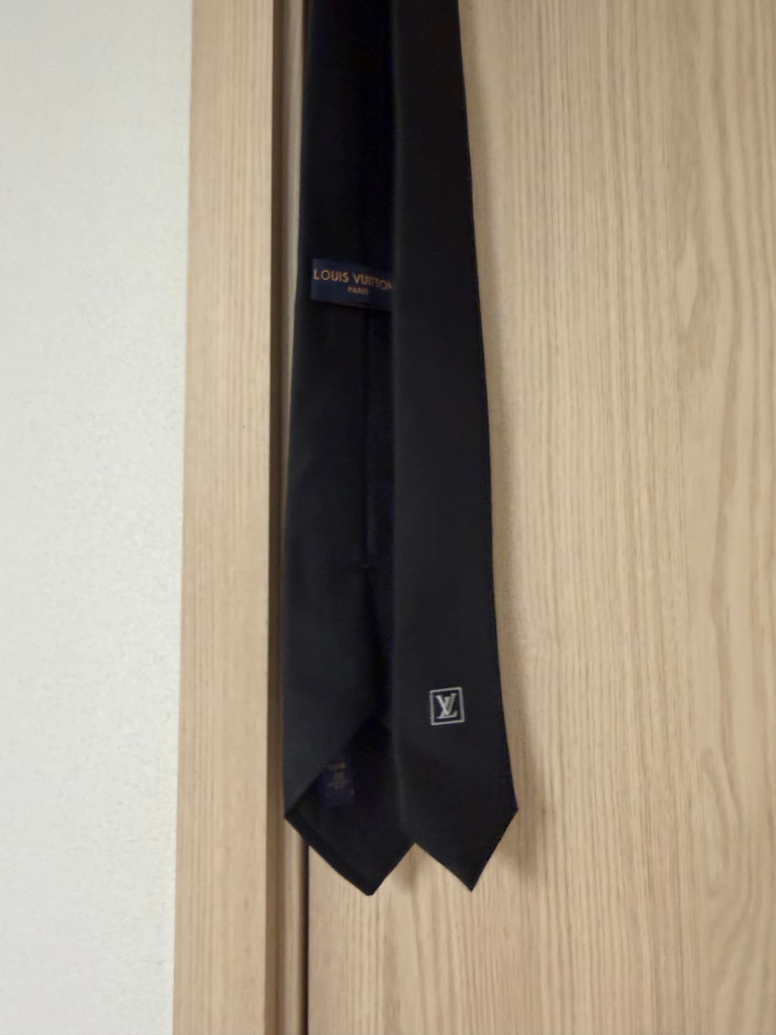 블랙 LV 로고 타이 👔 상품이미지1