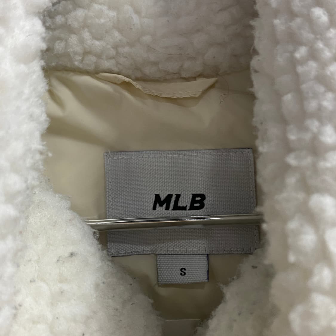 MLB 하프쉐르파 나일론 크림 패딩 B3451 상품이미지3