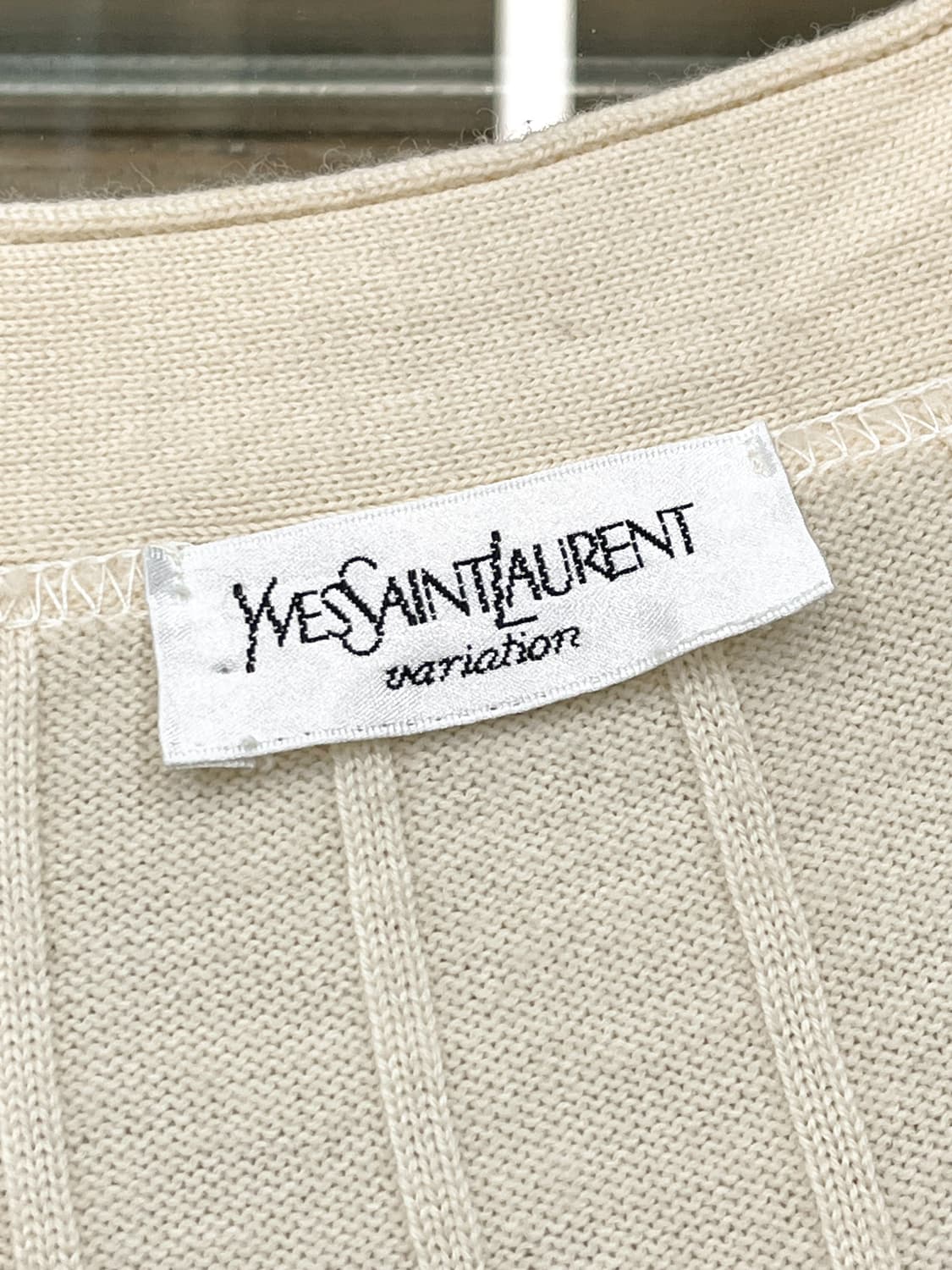 입생로랑 골드 플레이트 버튼 가디건 상품이미지5