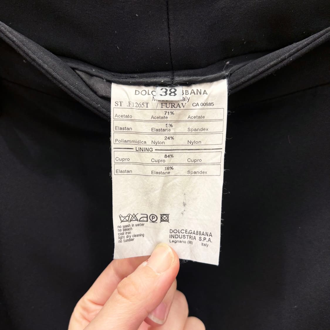 돌체앤가바나 슬림핏 슬랙스 팬츠 클래식 로고 각인 버튼 포켓 디테일 블랙 상품이미지7