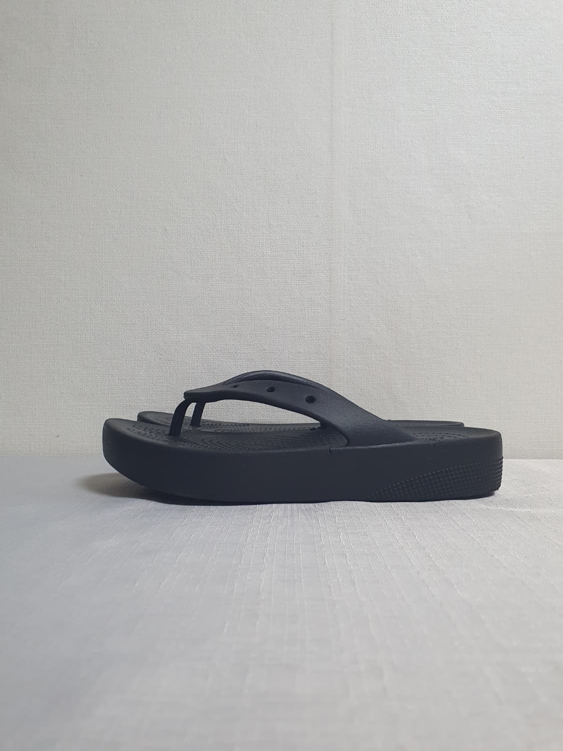 220mm 크록스 클래식 플랫폼 플립 블랙 상품이미지3