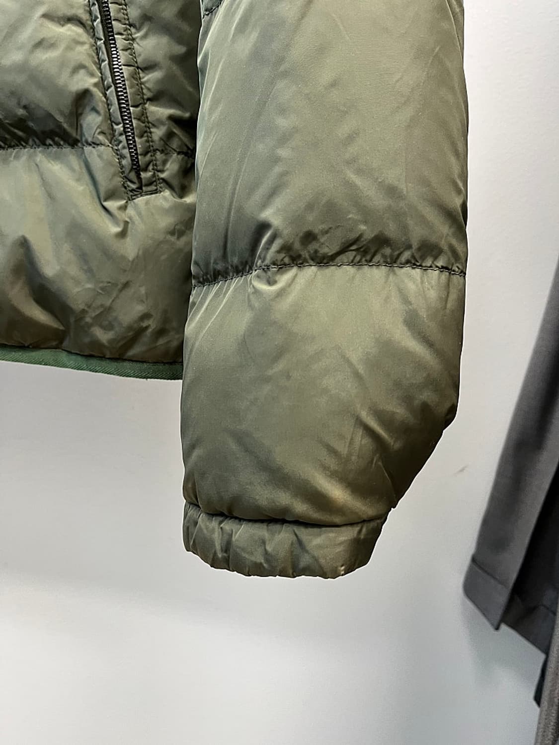 95) 프라다 카키 다운패딩  상품이미지3