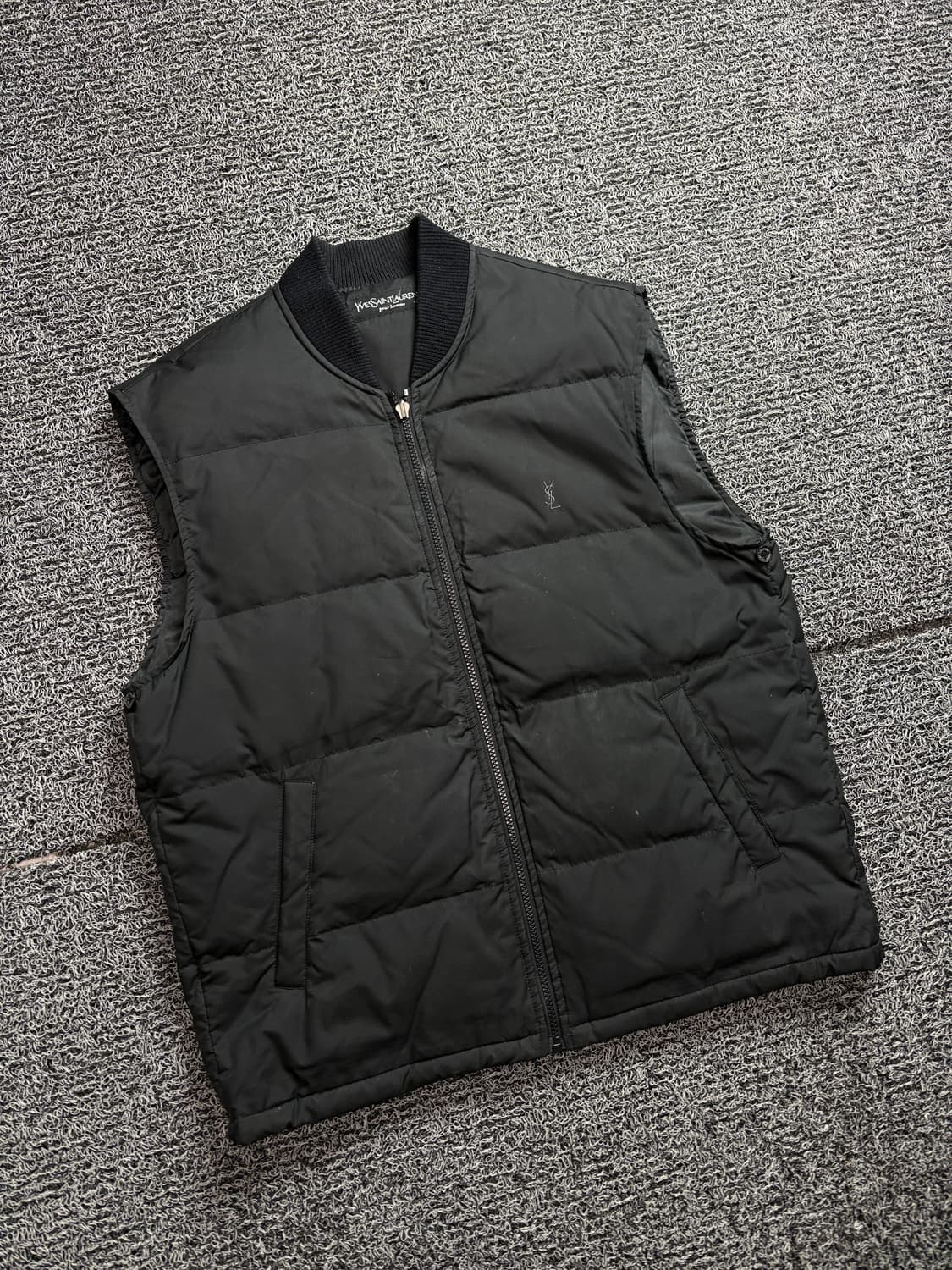 90s YSL입생로랑 자수로고 아카이브 미니멀 다운 베스트 2202 상품이미지1