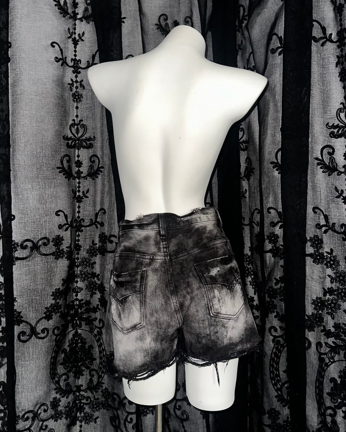 black washed ripped denim shorts 상품이미지3
