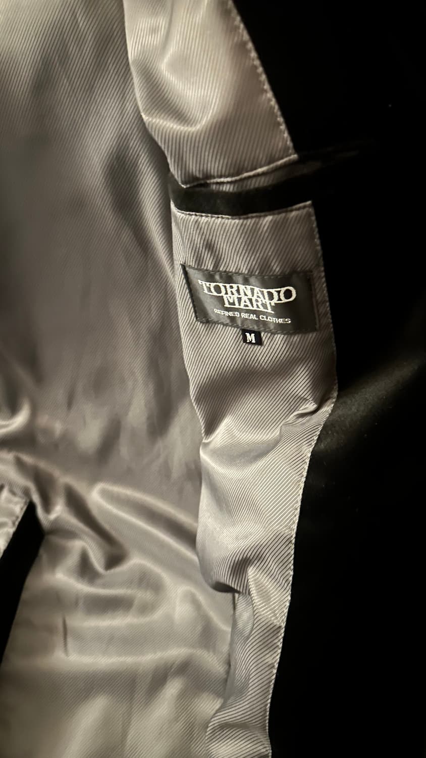 토네이도마트 견장 지퍼 밸벳 버튼코트  상품이미지3