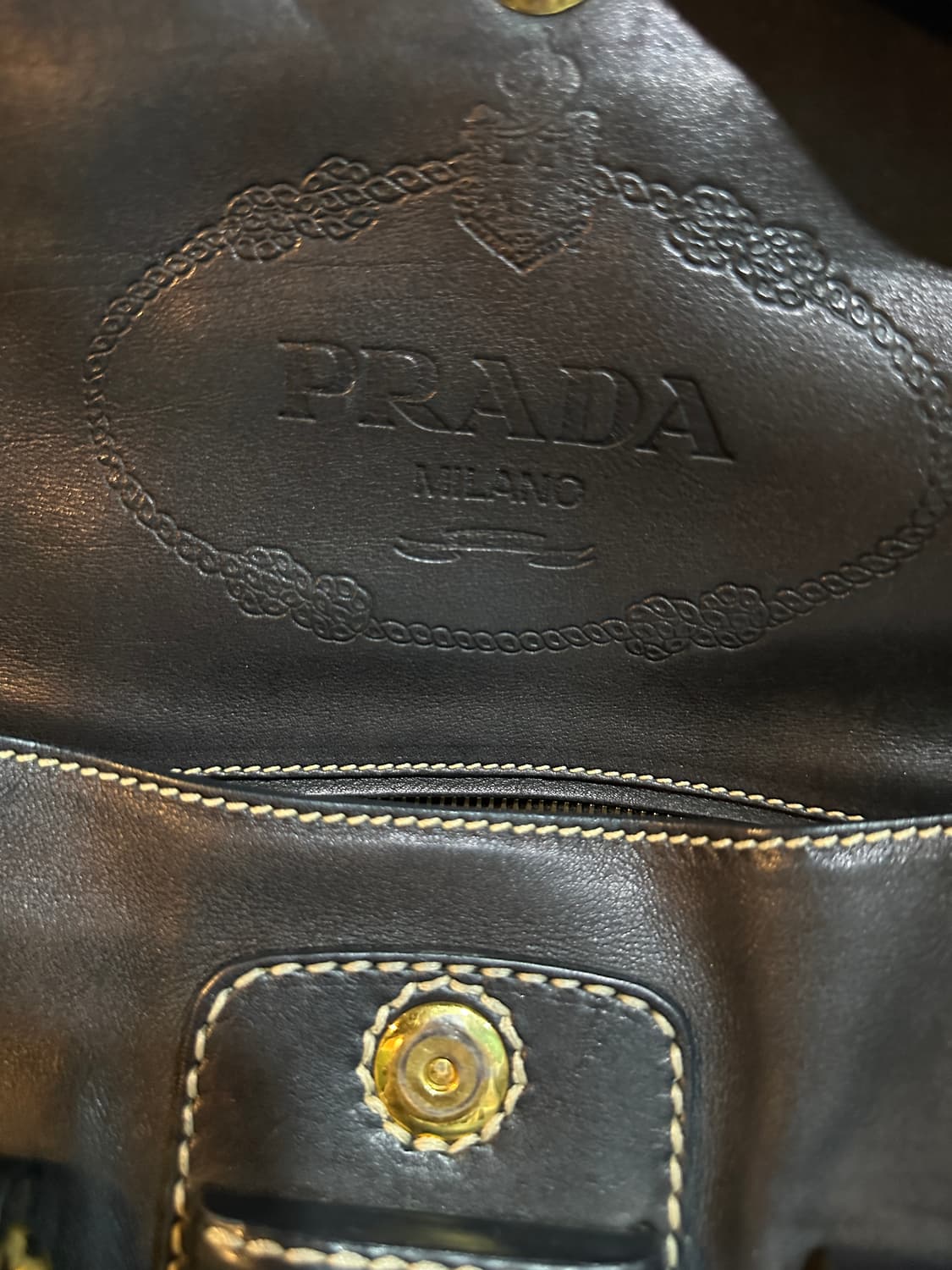 프라다 탑핸들 가죽 크로스백 상품이미지7