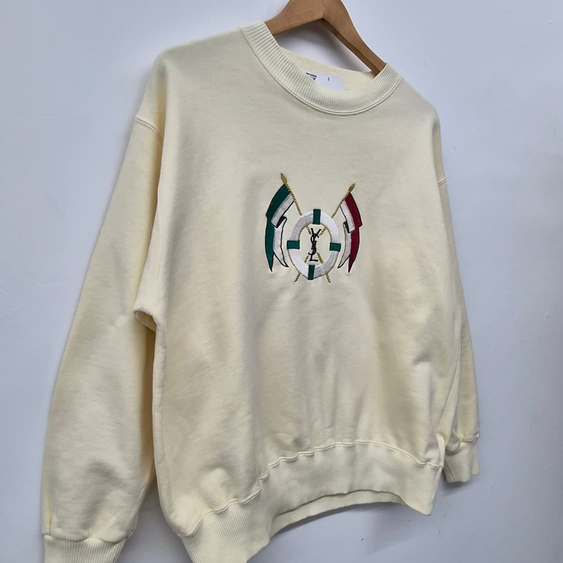 입생로랑 아이보리 자수 맨투맨 남녀공용 M 상품이미지2