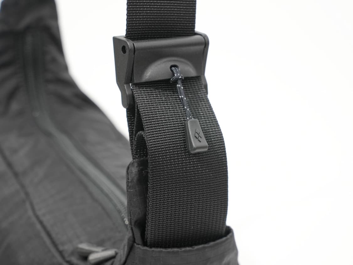 몽벨 포켓터블 라이트 숄더백 S 상품이미지4