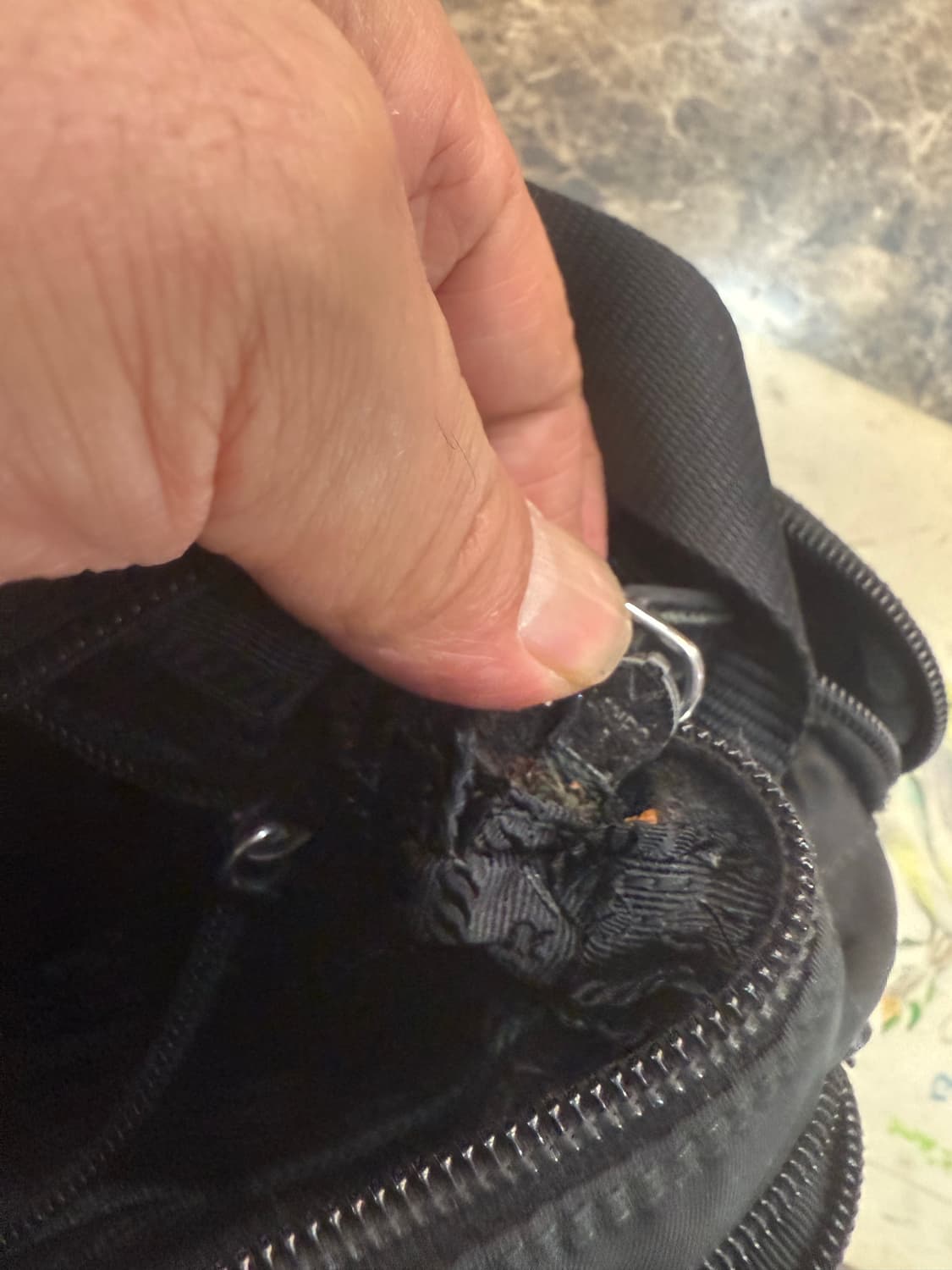 정품 프라다 나일론 사이드포켓 메신저백 팝니다 상품이미지7