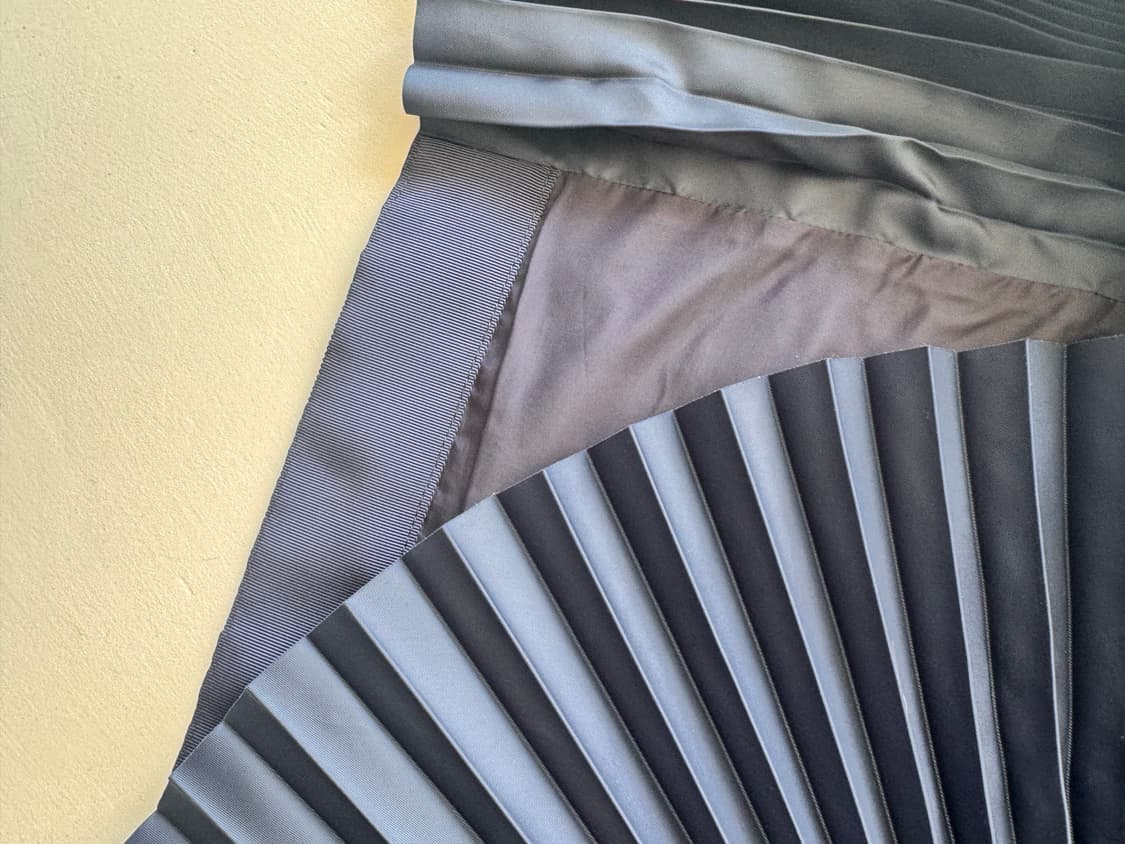 사카이 네이비컬러 폴리 시그니쳐 스커트 사이즈 1 상품이미지4