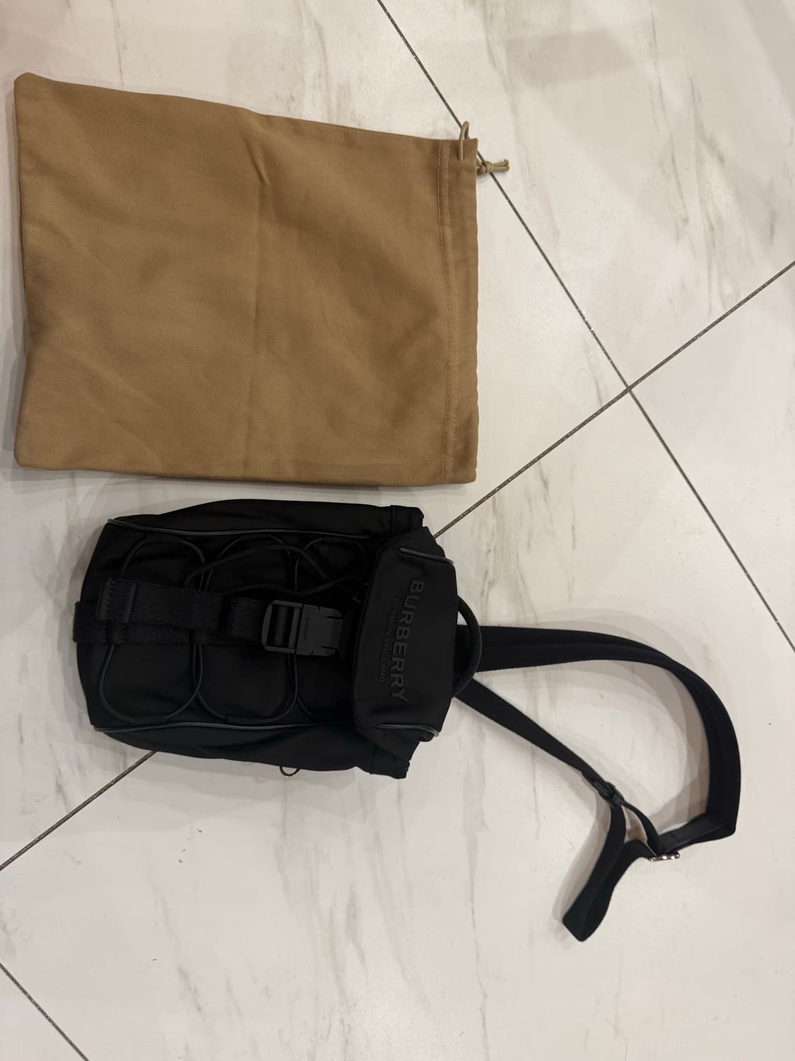 버버리 힙색 벨트백  상품이미지2