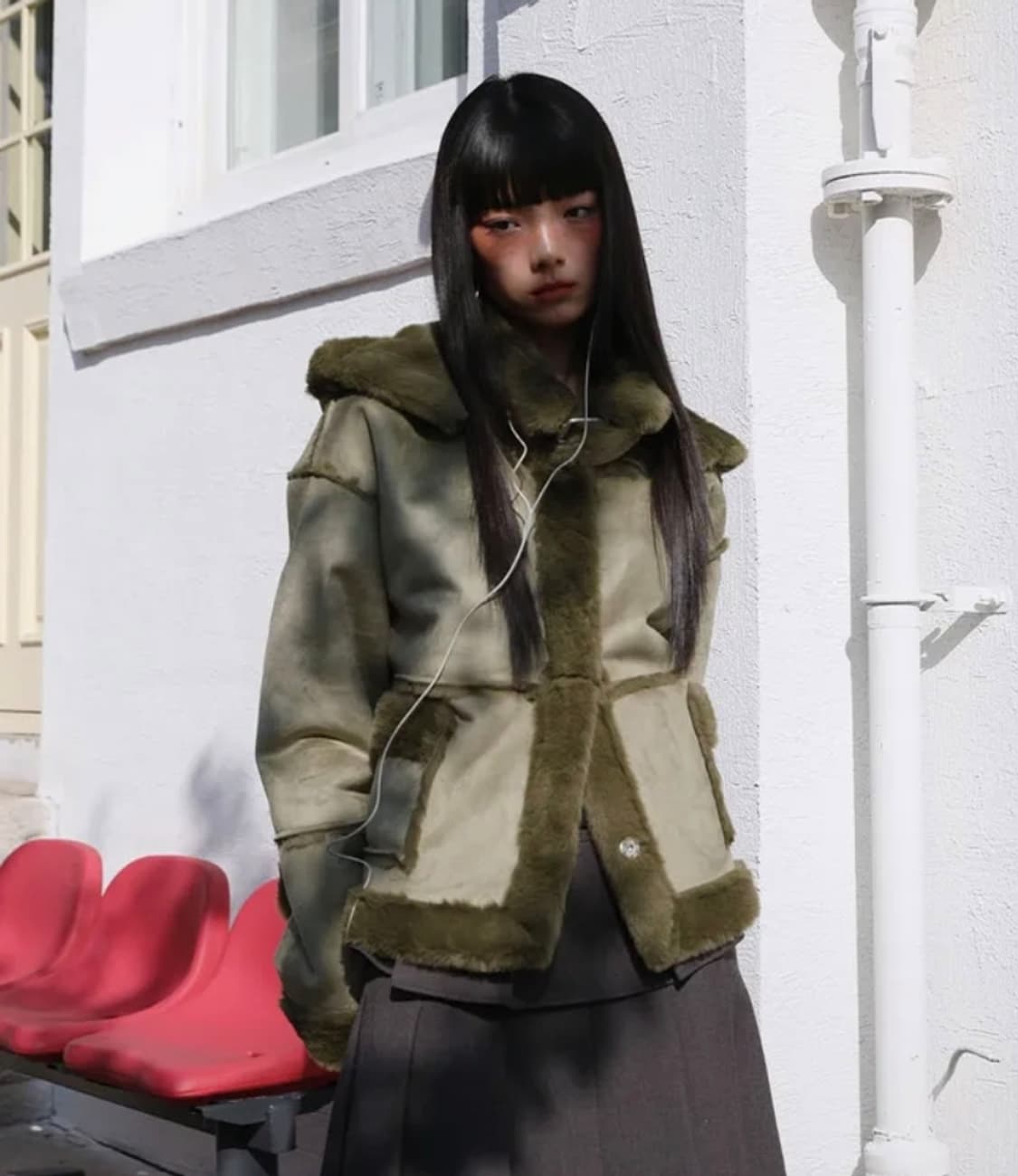 어글리쉐도우 후드 무스탕(카키) 상품이미지1