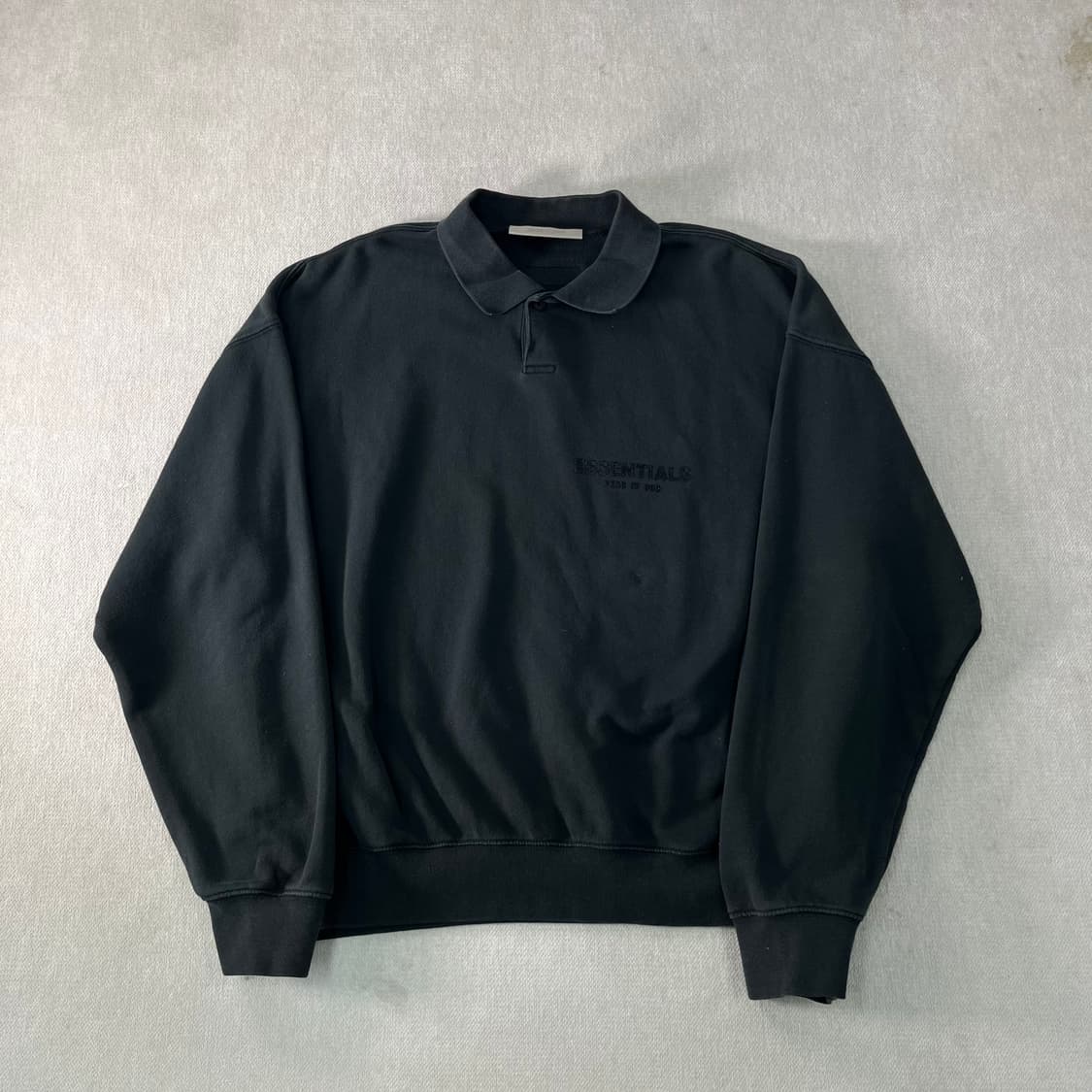 100 피오갓 에센셜 스몰로고 카라넥 맨투맨 상품이미지1