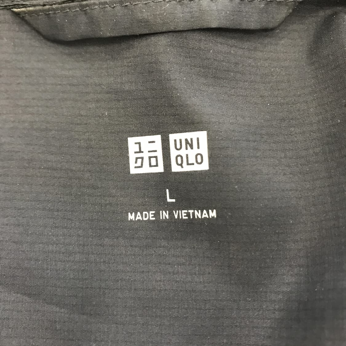 유니클로 포켓터블 UV 바람막이 네이비 [L] 상품이미지4