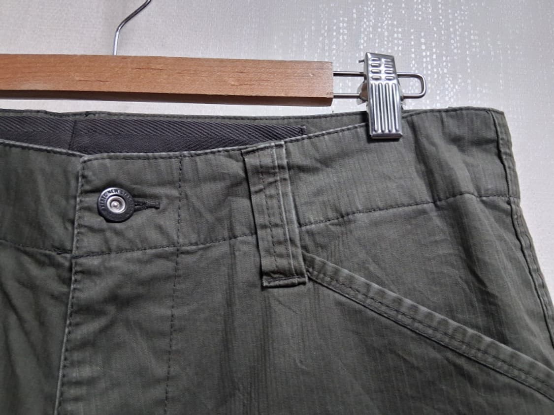 GENBA 남성  카키색 카고팬츠

미착새옷 34 35 상품이미지3