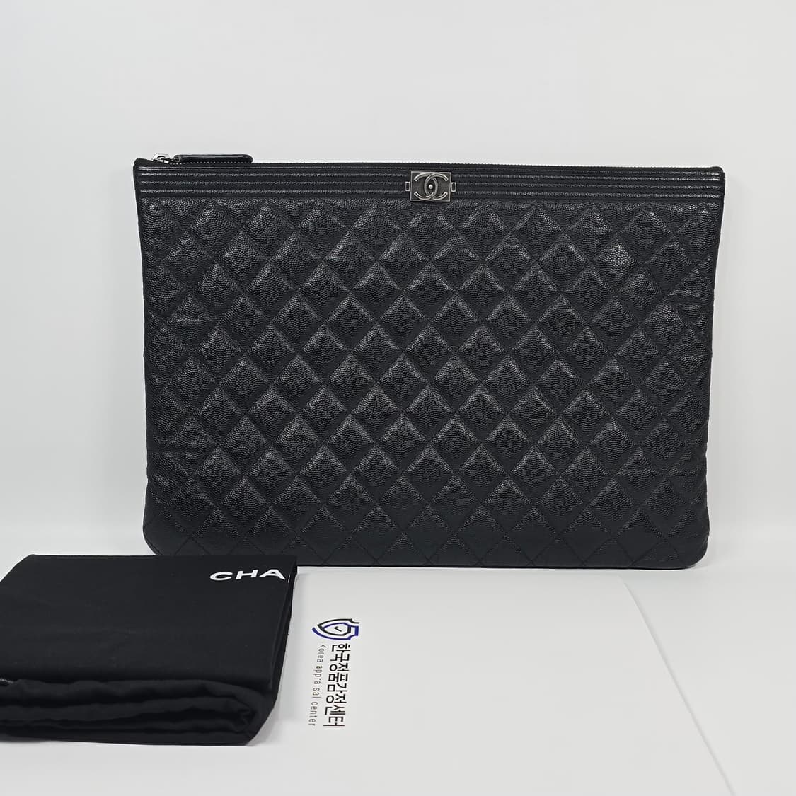 샤넬 캐비어 보이 라지 클러치백 상품이미지1