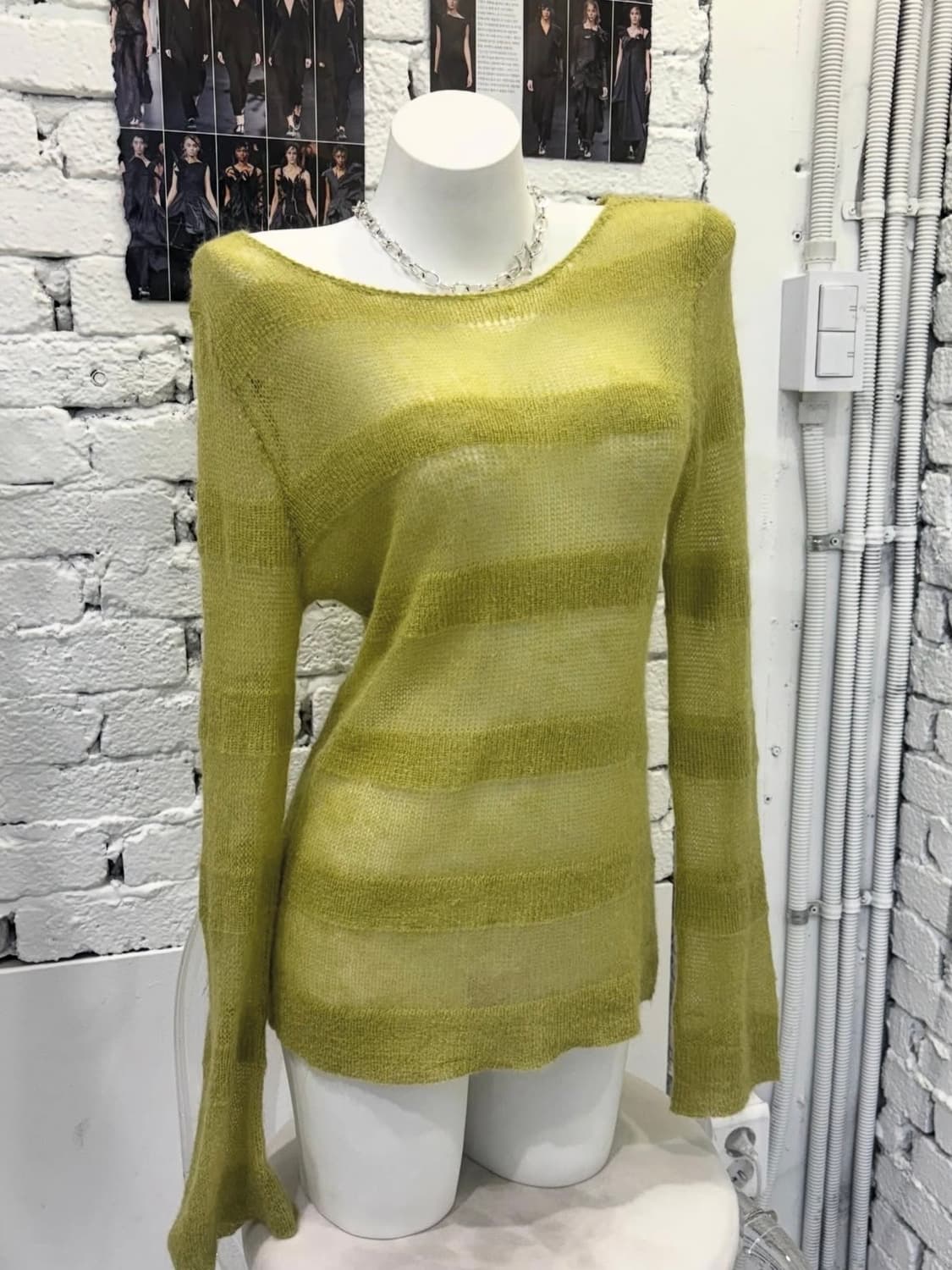 Stripe Off-Shoulder See-through Knit 상품이미지4