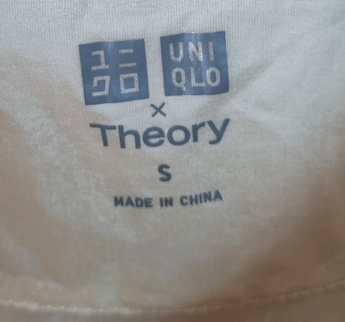 오버핏 S ) 유니클로 X 띠어리 베이지 경량 바람막이 상품이미지3