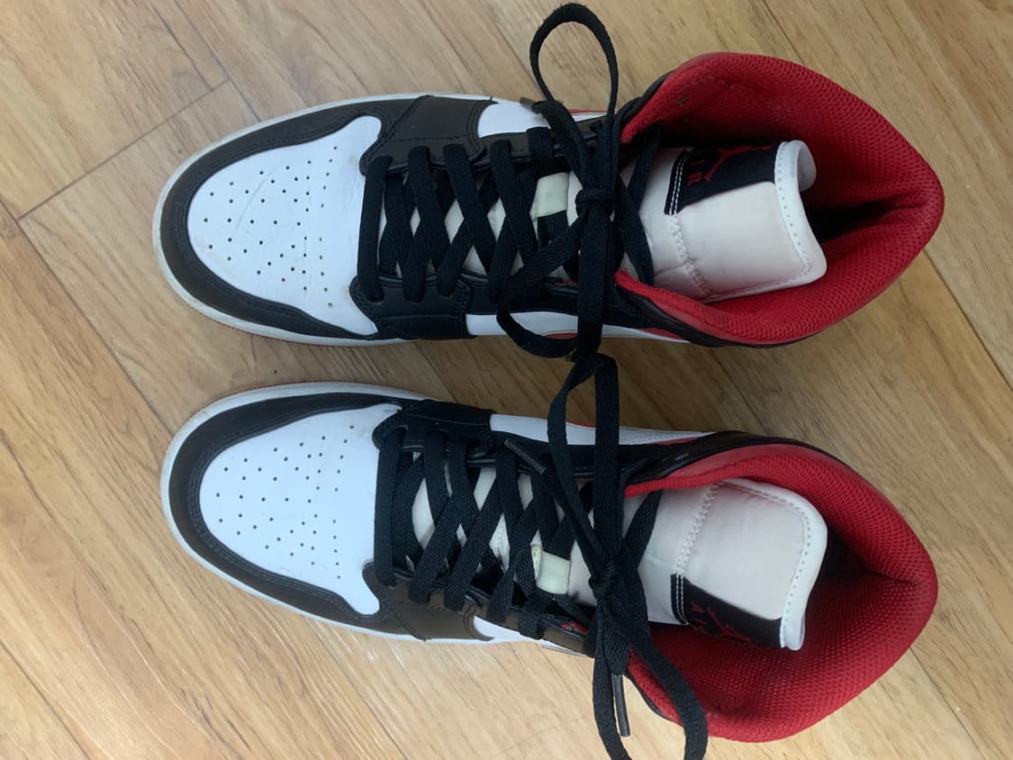 조던1 미드 짐레드 블랙 화이트 상품이미지1