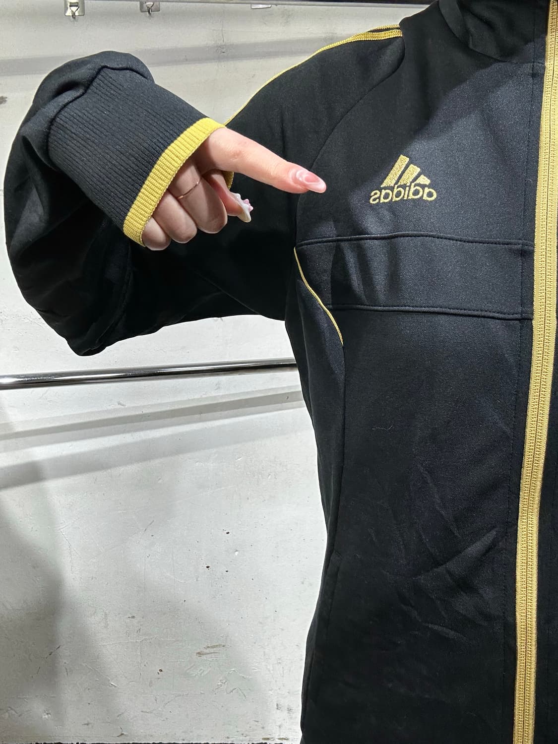 아디다스 블랙 골드 삼선 올드스쿨 트랙탑 져지 M 상품이미지4