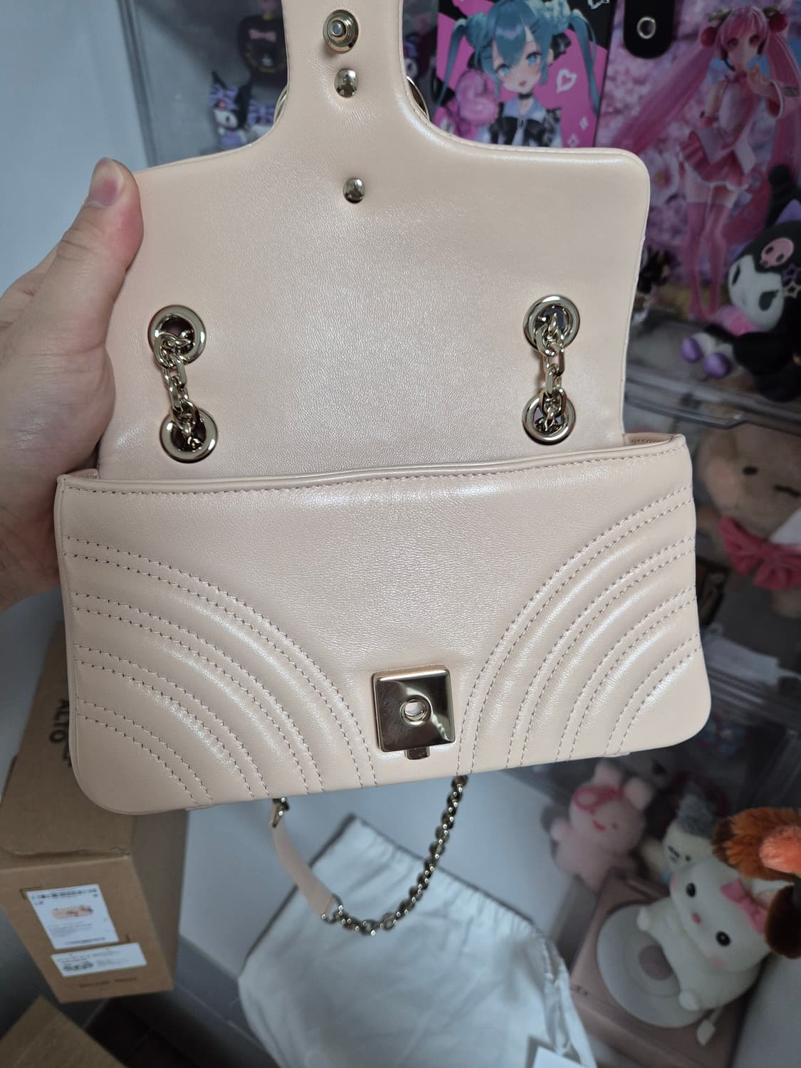 구찌 GG 마몽 스몰 숄더백 소프트 핑크 컬러입니다.
(모델번호 8372 상품이미지4