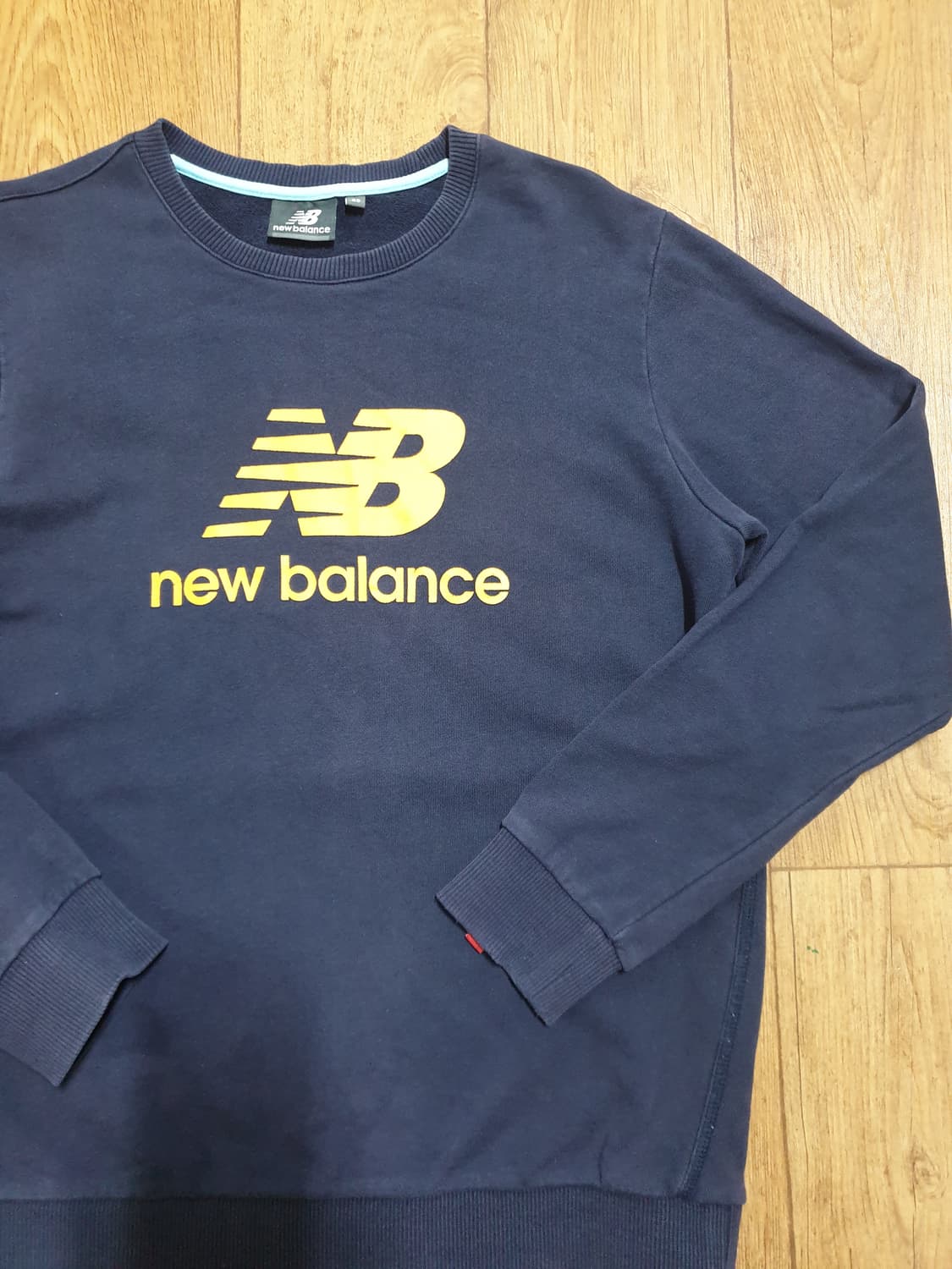 1169 뉴발란스 라운드티 95 사이즈입니다 상품이미지3