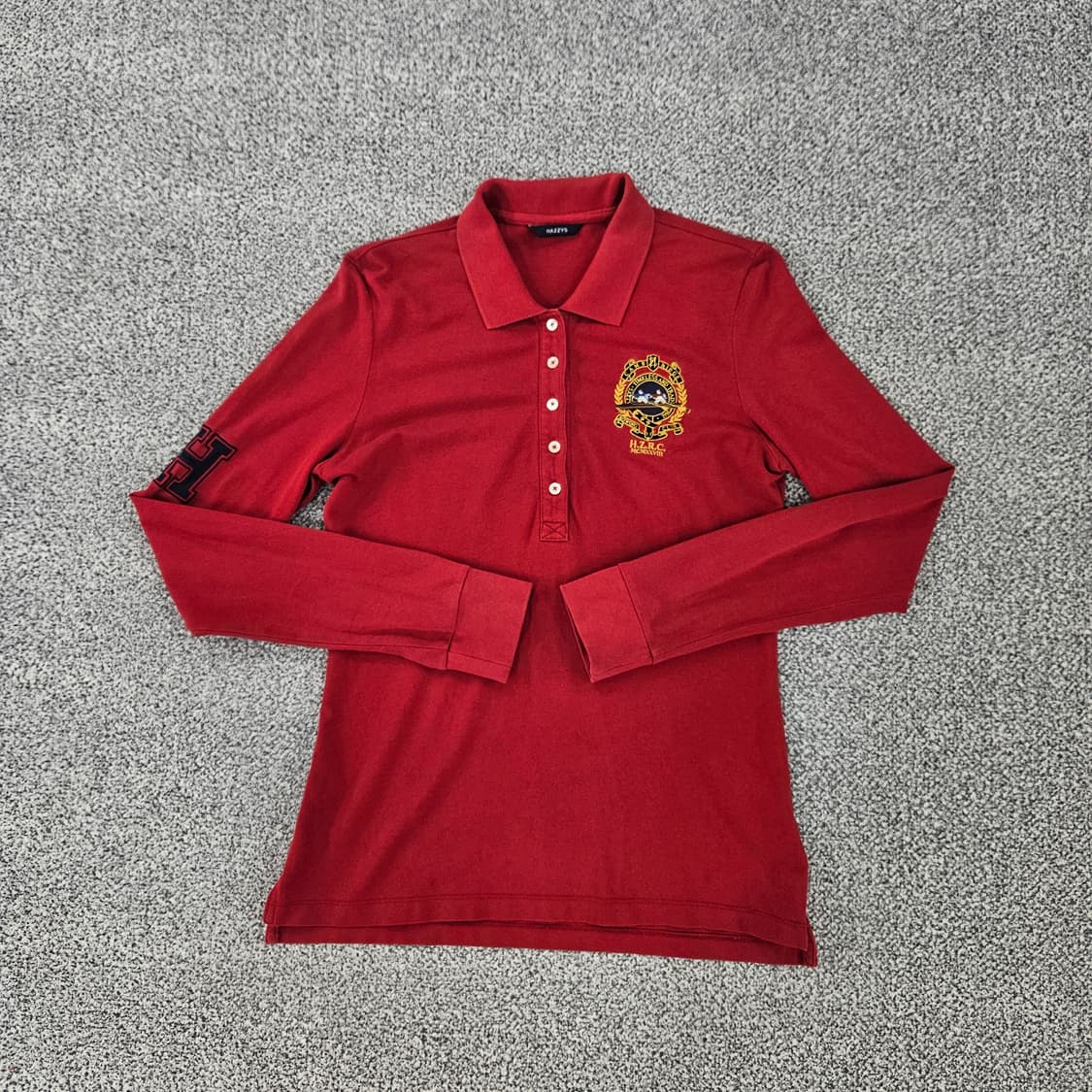 [85] 헤지스 여성 빅와펜 긴팔 카라 티셔츠 1103JM1 상품이미지1