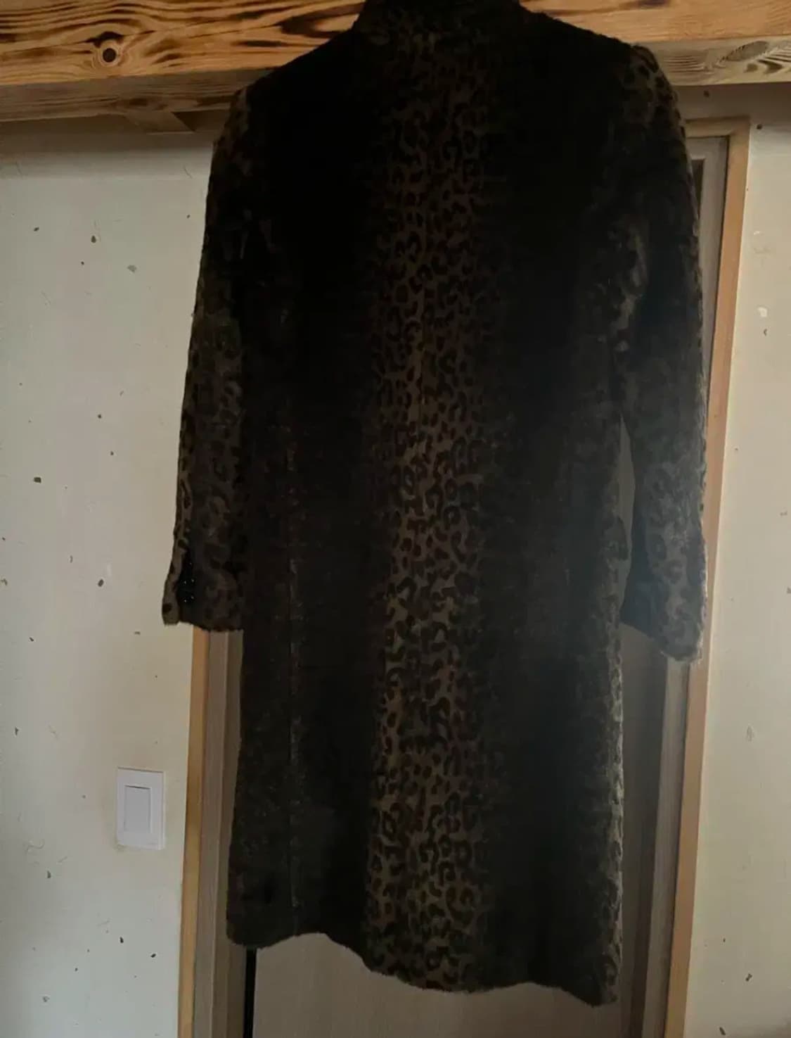 CR x 유니클로 레오퍼드 호피 퍼 코트 상품이미지3